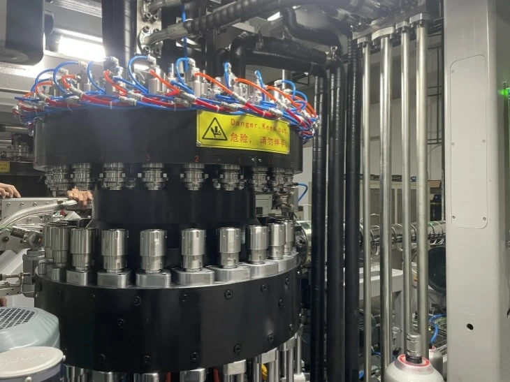 24Cavities High Speed Cap Molding Machine China Jeepine